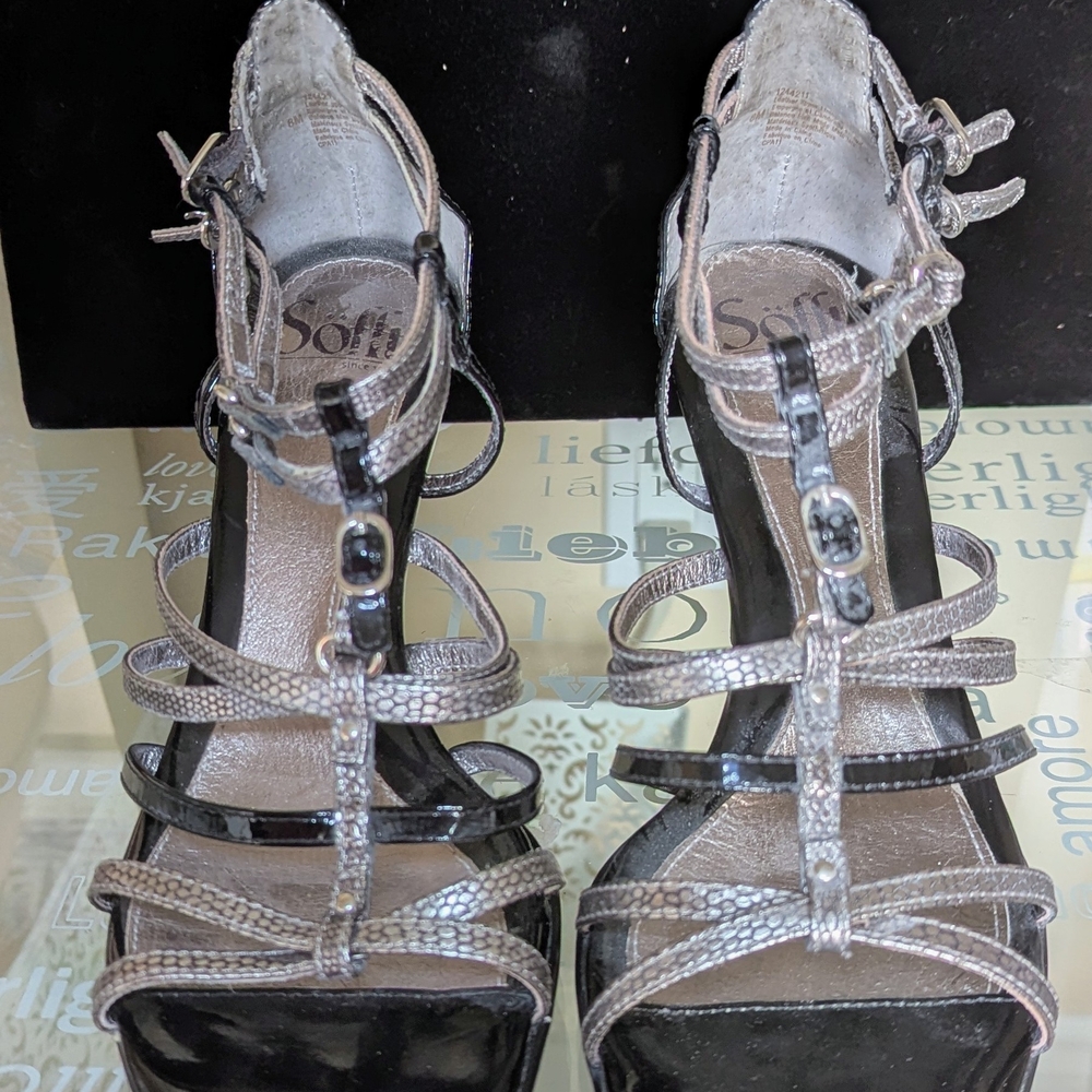 Sofft Women's Black and Silver Strappy Heels Size 8M.